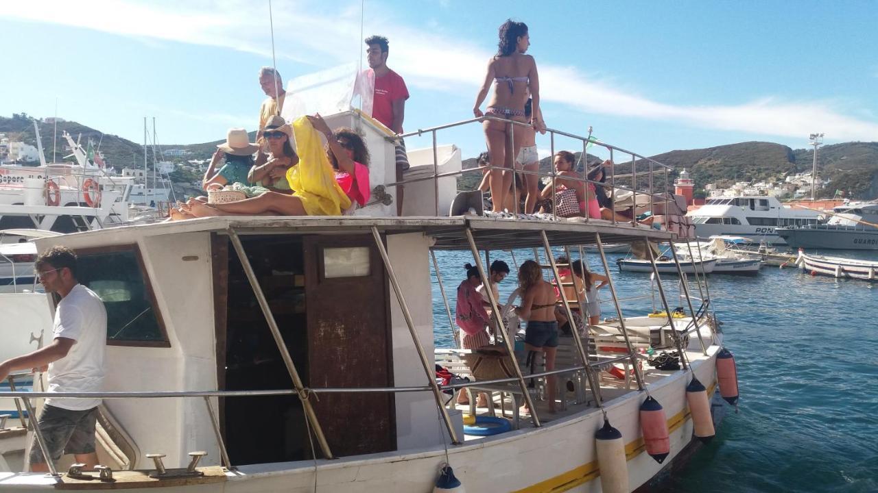 Villa Adele Ponza Bilik gambar